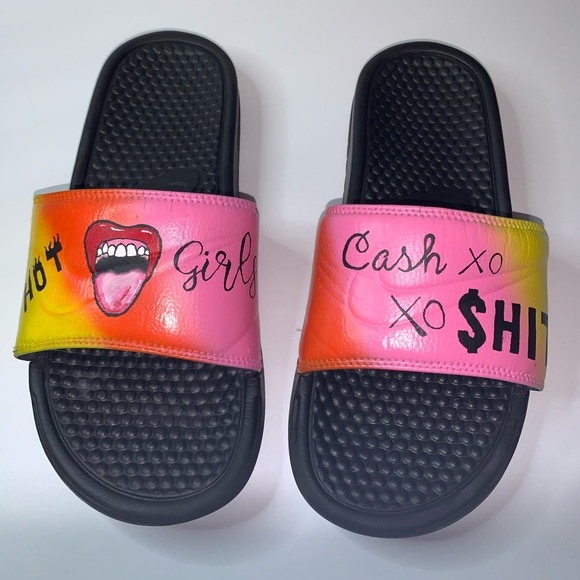 Size 9 - Picture 2 of 4